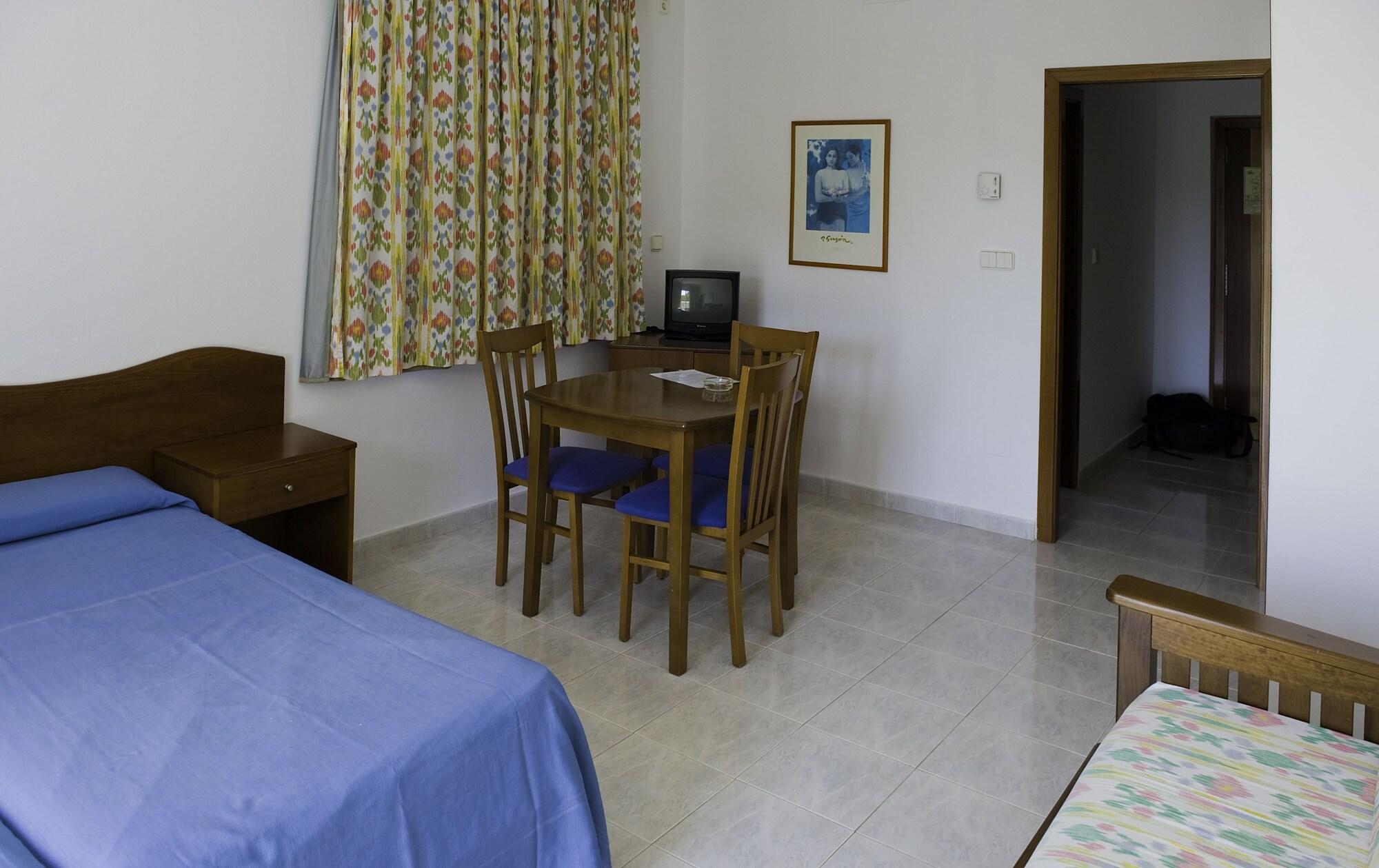 Hotel El Pinar Cala Llonga  Exterior foto