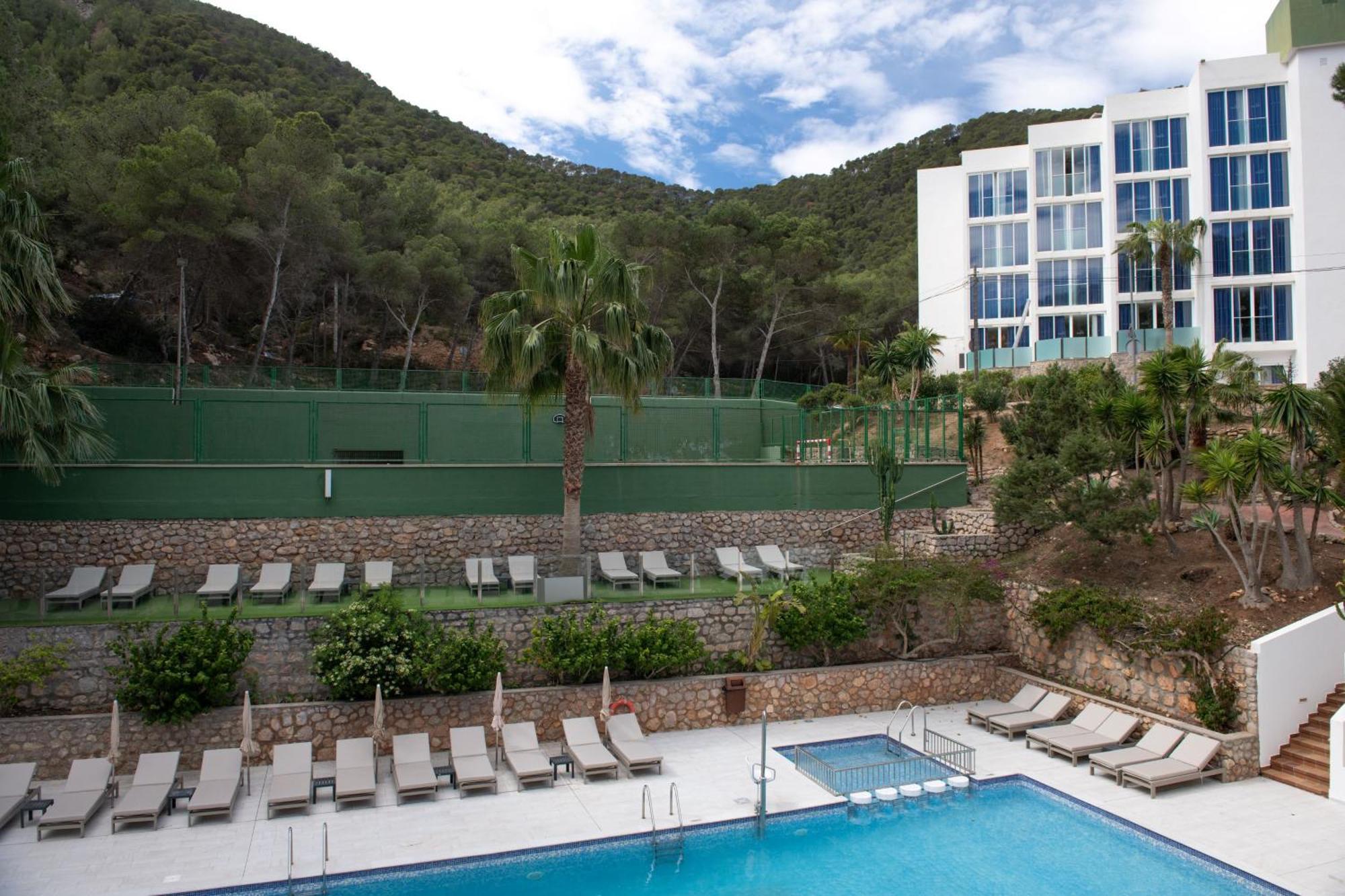 Hotel El Pinar Cala Llonga  Exterior foto
