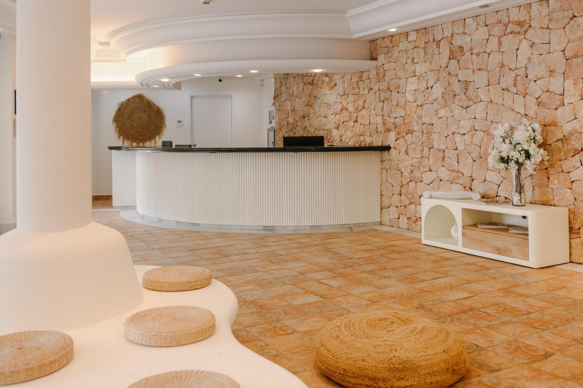 Hotel El Pinar Cala Llonga  Exterior foto